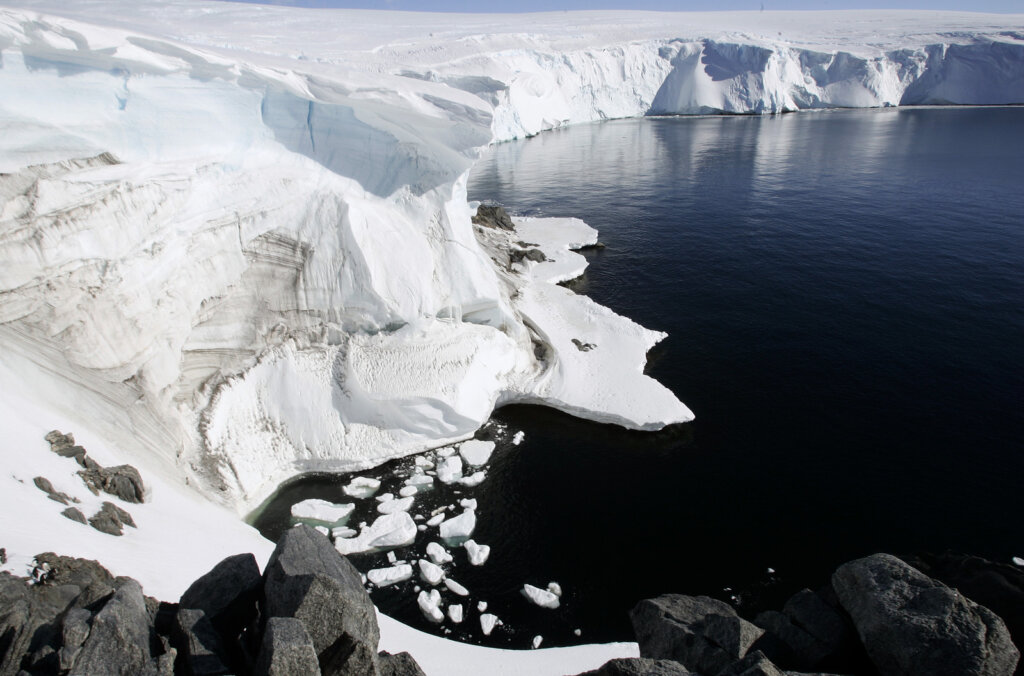 Melting Antarctic Glaciers 5