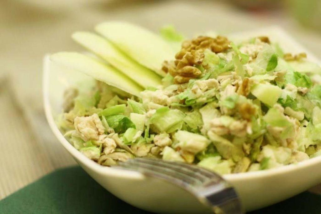 Celery salad with apples3 1