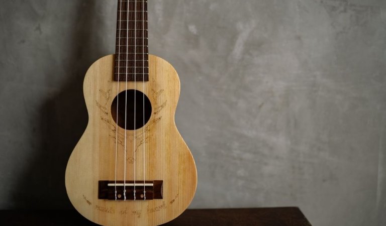 What Is A Ukulele, How Is It Played?