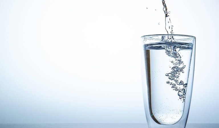 12 Signs You’re Not Drinking Enough Water